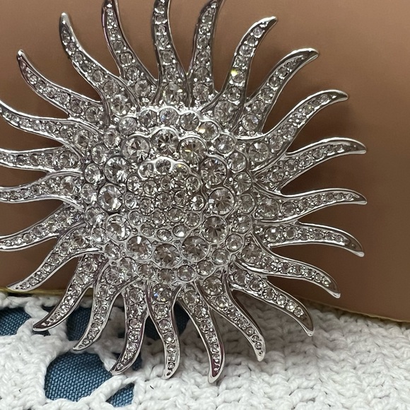 Camrose Kross JBK Jacqueline Kennedy Sunburst Starburst Rhinestone Brooch Pin - Picture 7 of 7